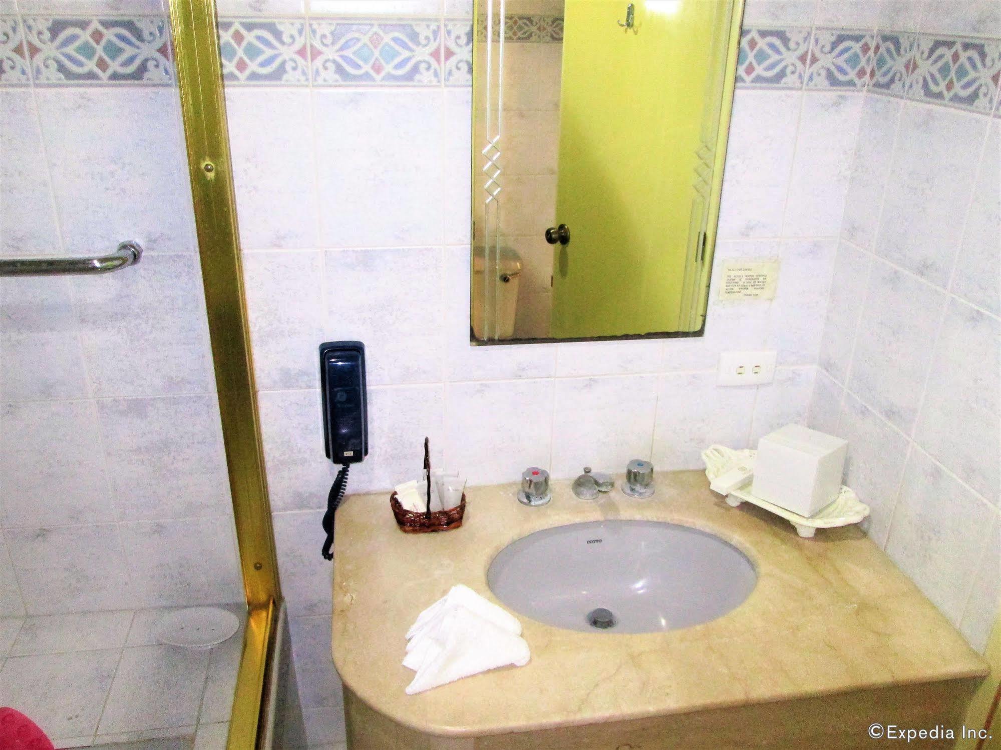 Maxandrea Hotel Cagayan de Oro Buitenkant foto